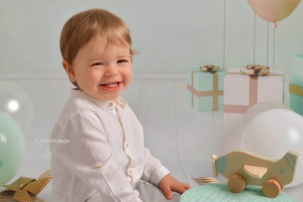 Bebé em sessão fotográfica Smash the Cake